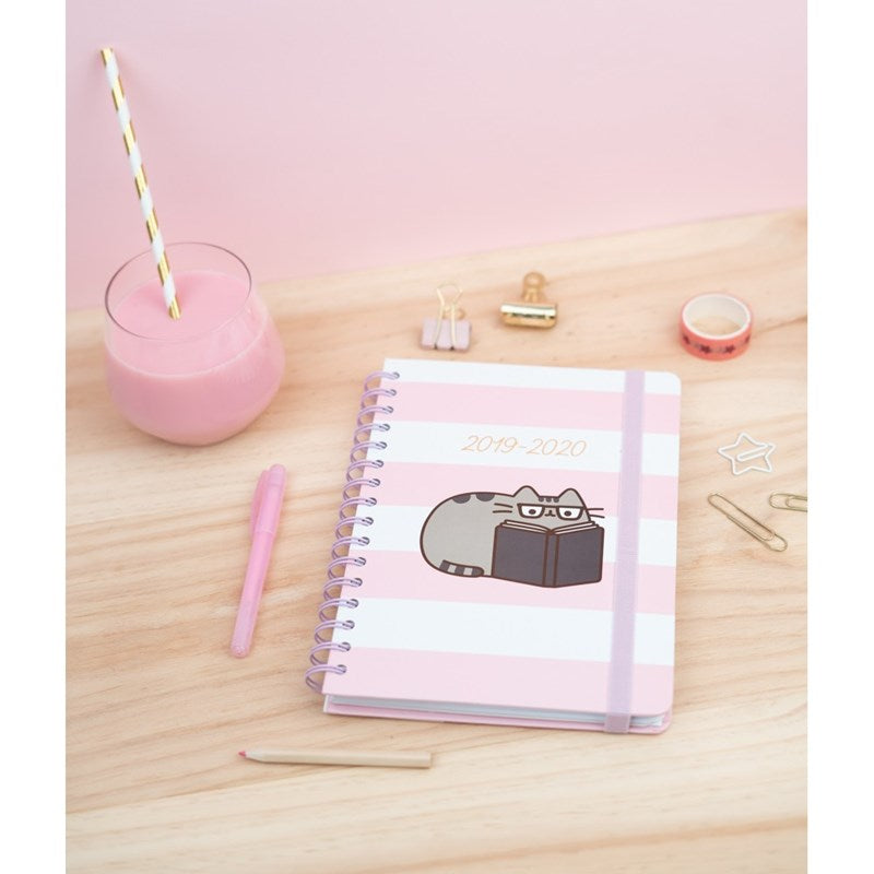 Pusheen – Planuoklis 2019/2020 (14 x 16 cm)