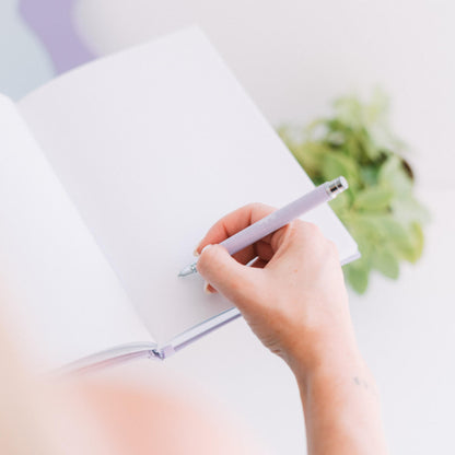 Pusheen – A5 sąsiuvinys ir rašiklio rinkinys iš „Akimirkų“ kolekcijos