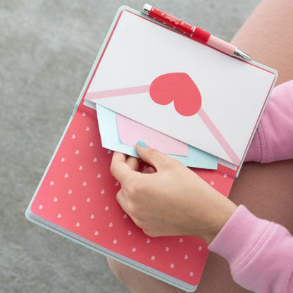 Pusheen – Bloknotas ir tušinukas su prožektoriumi iš "Purrfect Love" kolekcijos