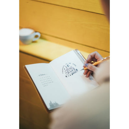 Hario Poteris – Hufelpufų odinis kelioninis užrašų knygutė 12x19,6 cm (geltona)