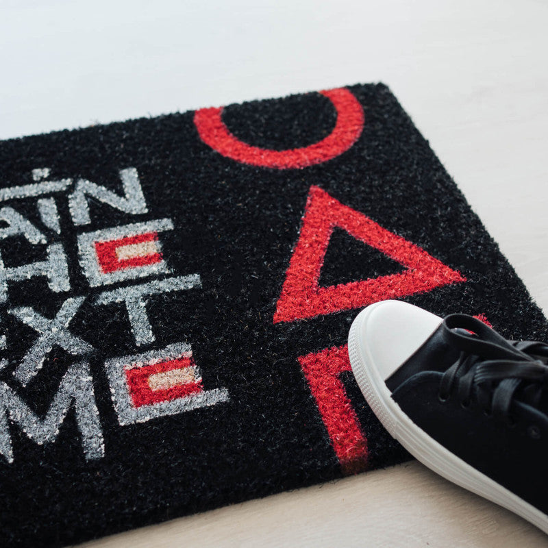 Squid Game - durų kilimėlis (40 x 60 cm)