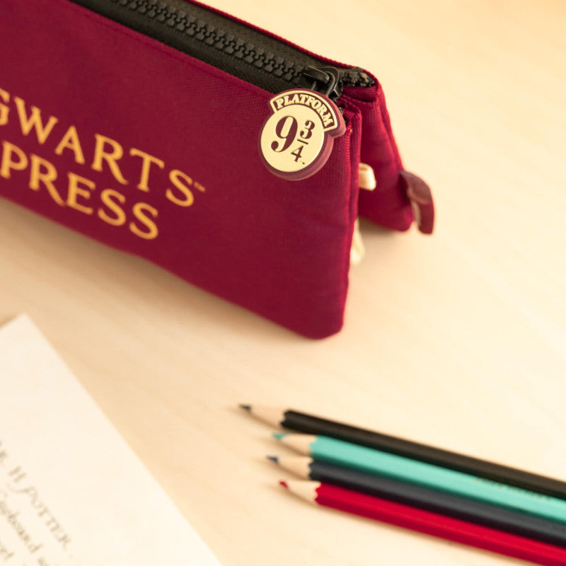 Hario Poteris – 3 skyrių pieštukinė peronas 9 3/4