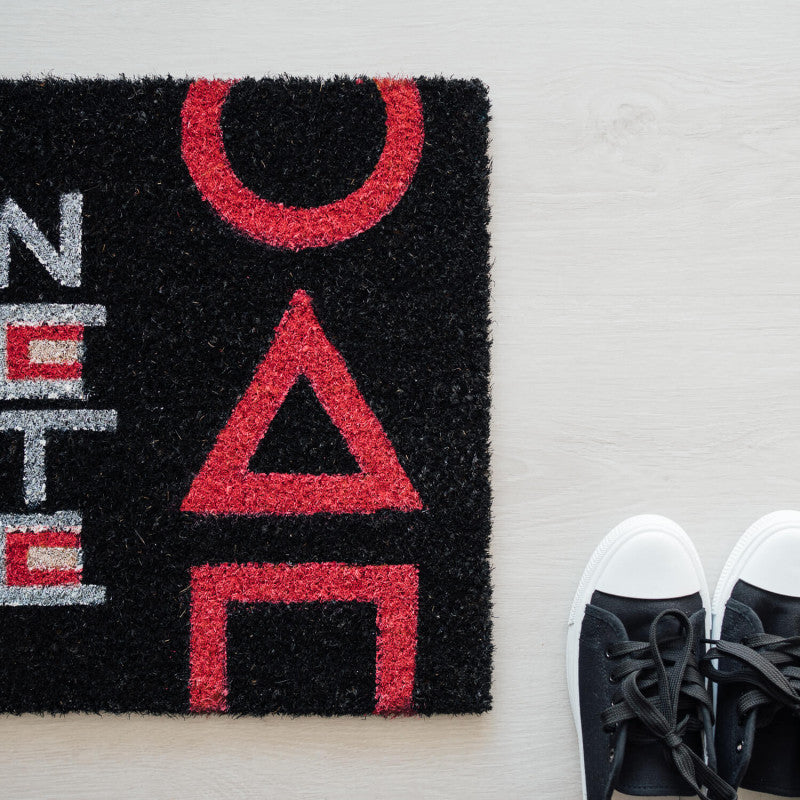 Squid Game - durų kilimėlis (40 x 60 cm)