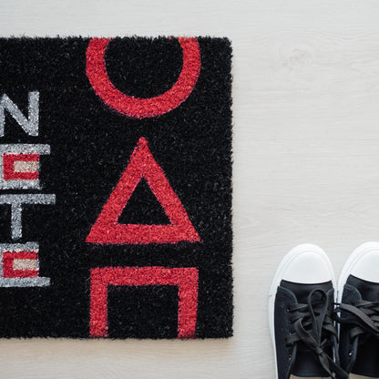 Squid Game - durų kilimėlis (40 x 60 cm)