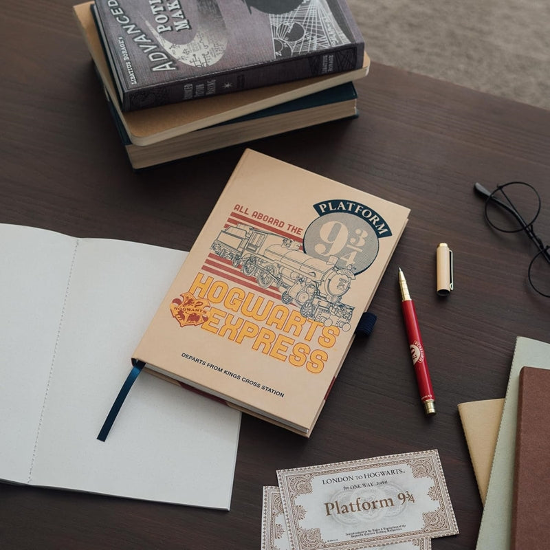 Hario Poteris - A5 formato sąsiuvinys su rašikliu „Platforma 9 3/4“
