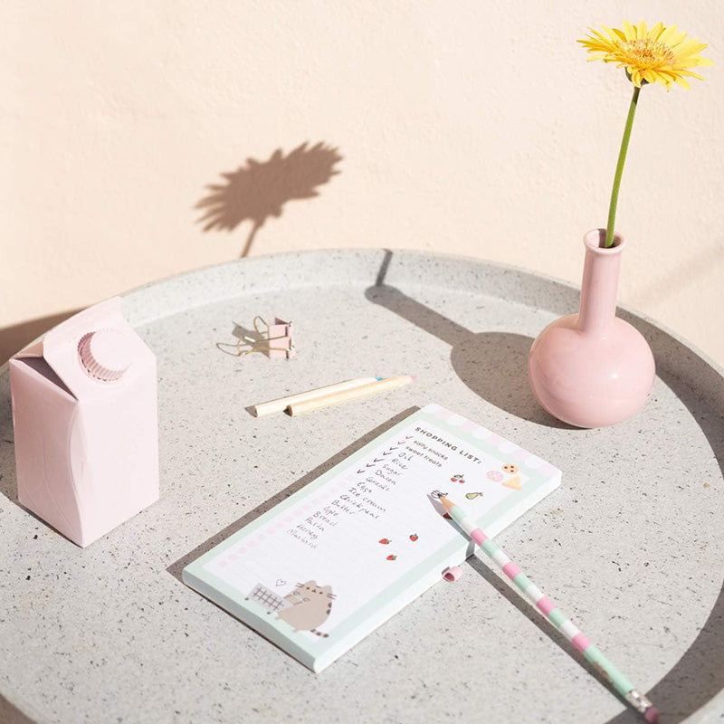 Pusheen – Magnetinis bloknotas / pirkinių sąrašas šaldytuvui + pieštukas (10 x 21 cm)