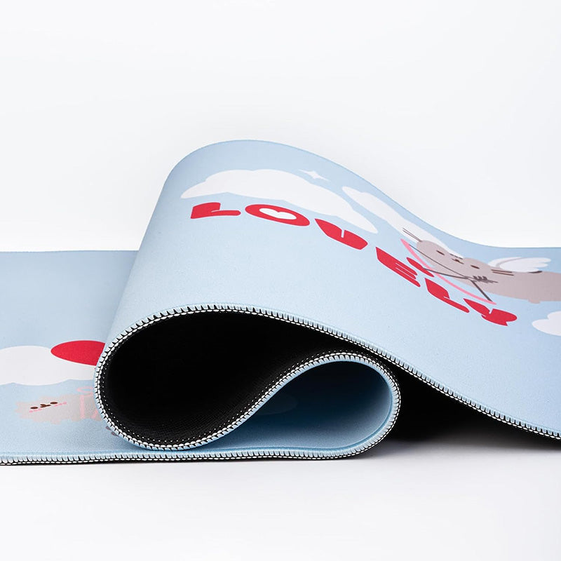 Pusheen - „Gaming / stalo kilimėlis XXL" iš „Purrfect Love" kolekcijos (80 x 35 cm)