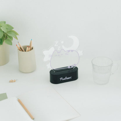 Pusheen - LED naktinė lempa iš „Dreams“ kolekcijos (19,5 x 17 cm)