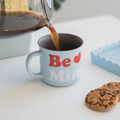 Pusheen - 380 ml keraminis puodelis iš „Purrfect Love“ kolekcijos.